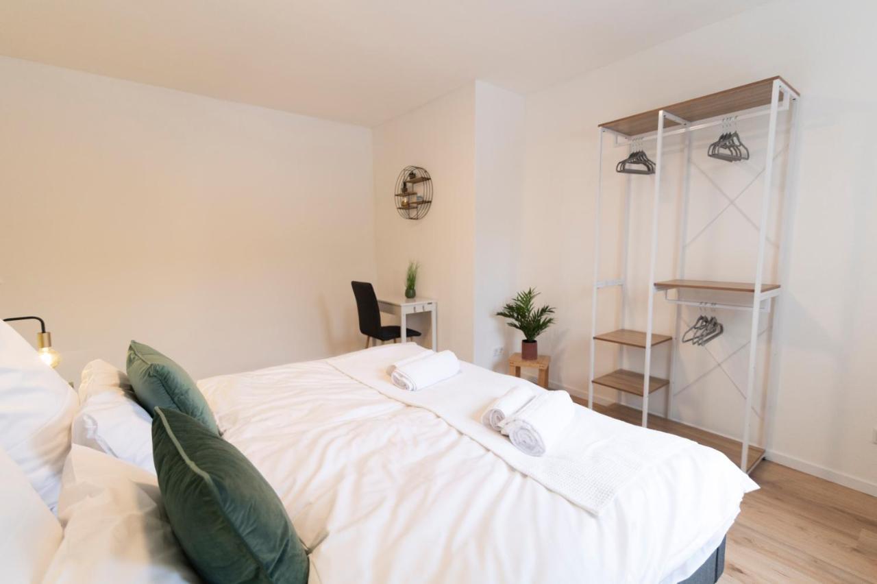 Peter Apartments - Premium Wohnung I 95Qm I 3 Schlafzimmer I Grosses Bad I Kueche I Wohnzimmer I Tv Фульда Экстерьер фото